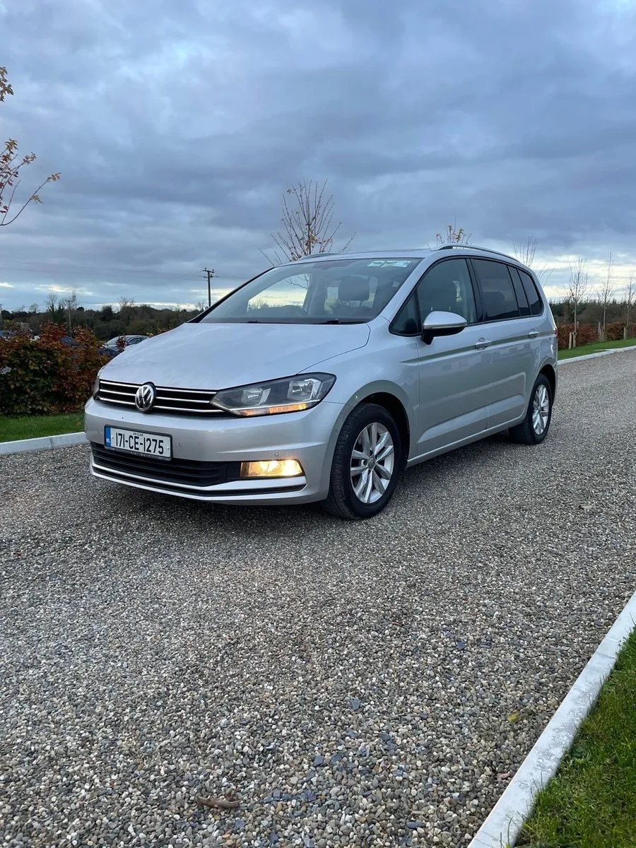 2017 Volkswagen Touran - Image 1