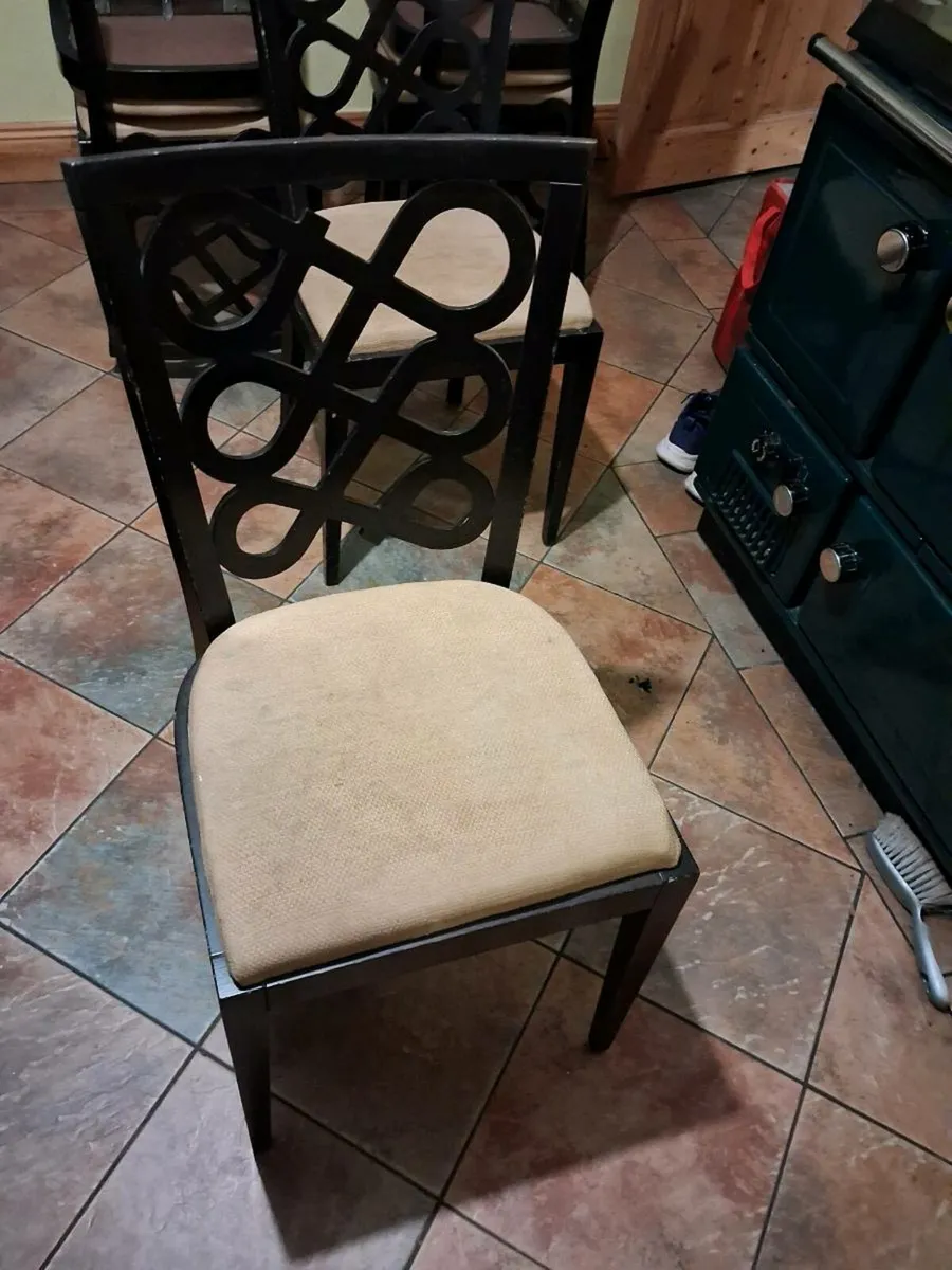 Kitchen table/ chairs - Image 2