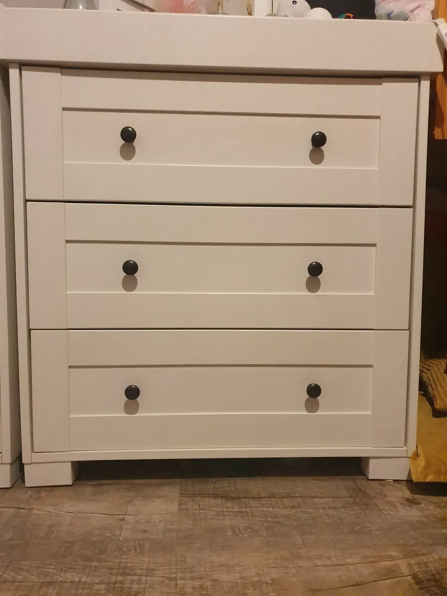 Wardrobe and Changing Unit - Image 2