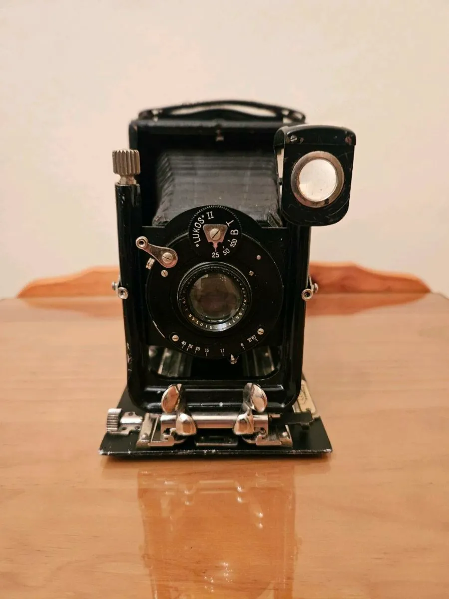 Vintage Cameo 1/4 Plate Canera - Image 1