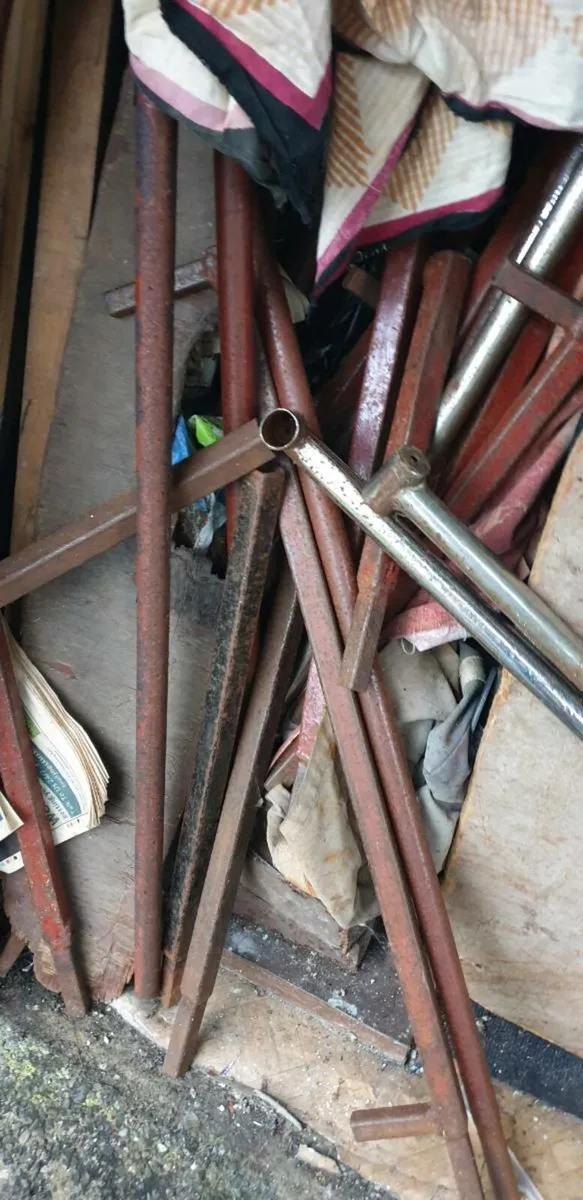 Retired Cloth Market Trader's Stall and Railings - Image 3