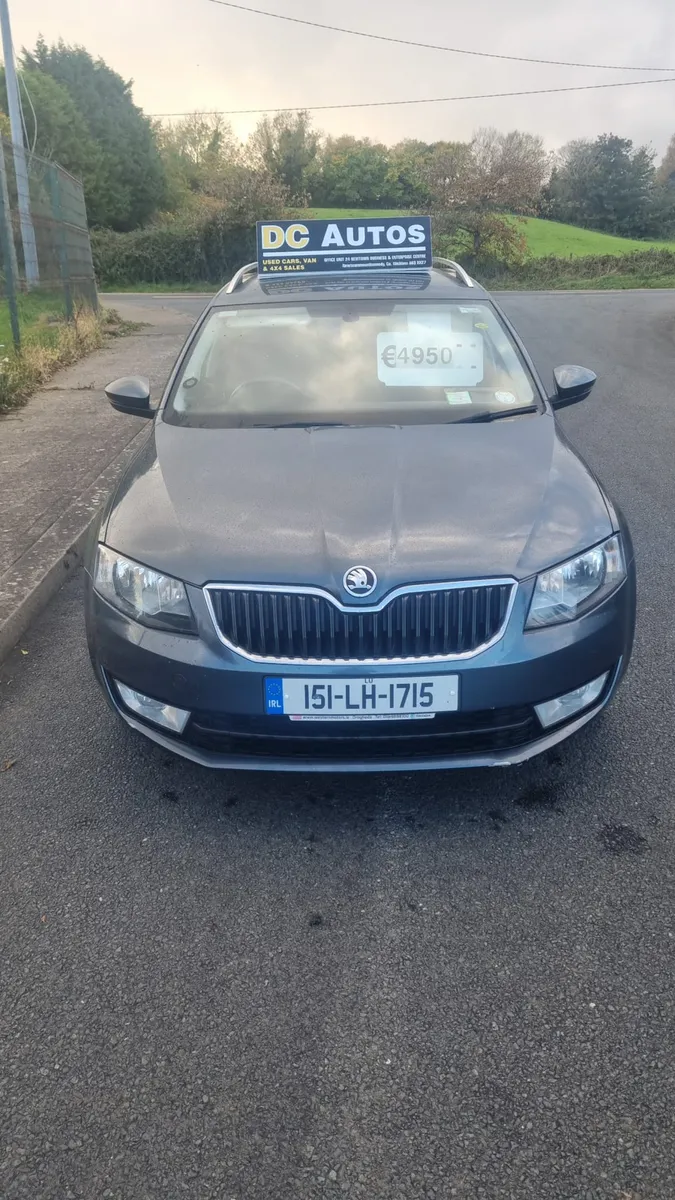 15 SKODA OCTAVIA EST - Image 3
