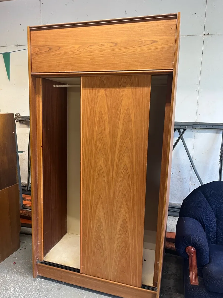 Wardrobes and vanity unit - Image 2