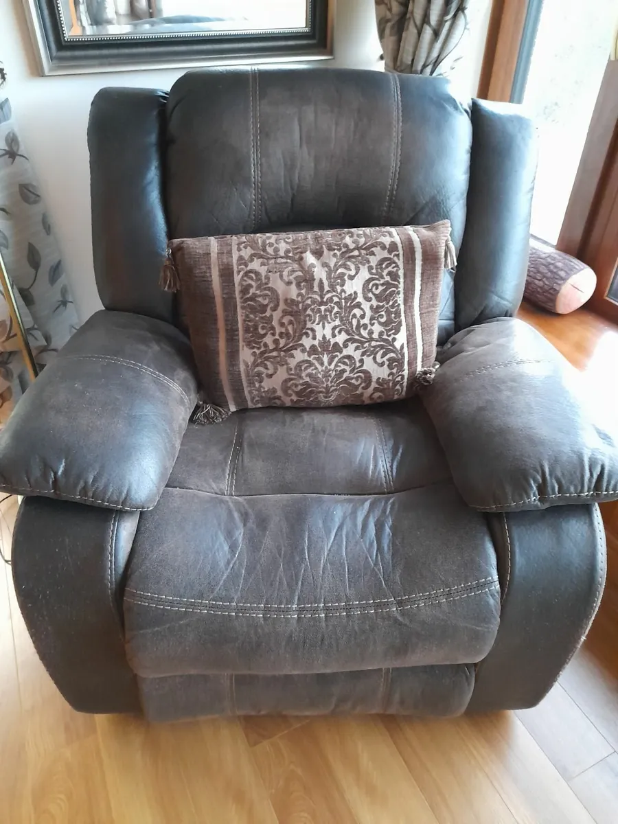 Suite of Furniture - Image 2