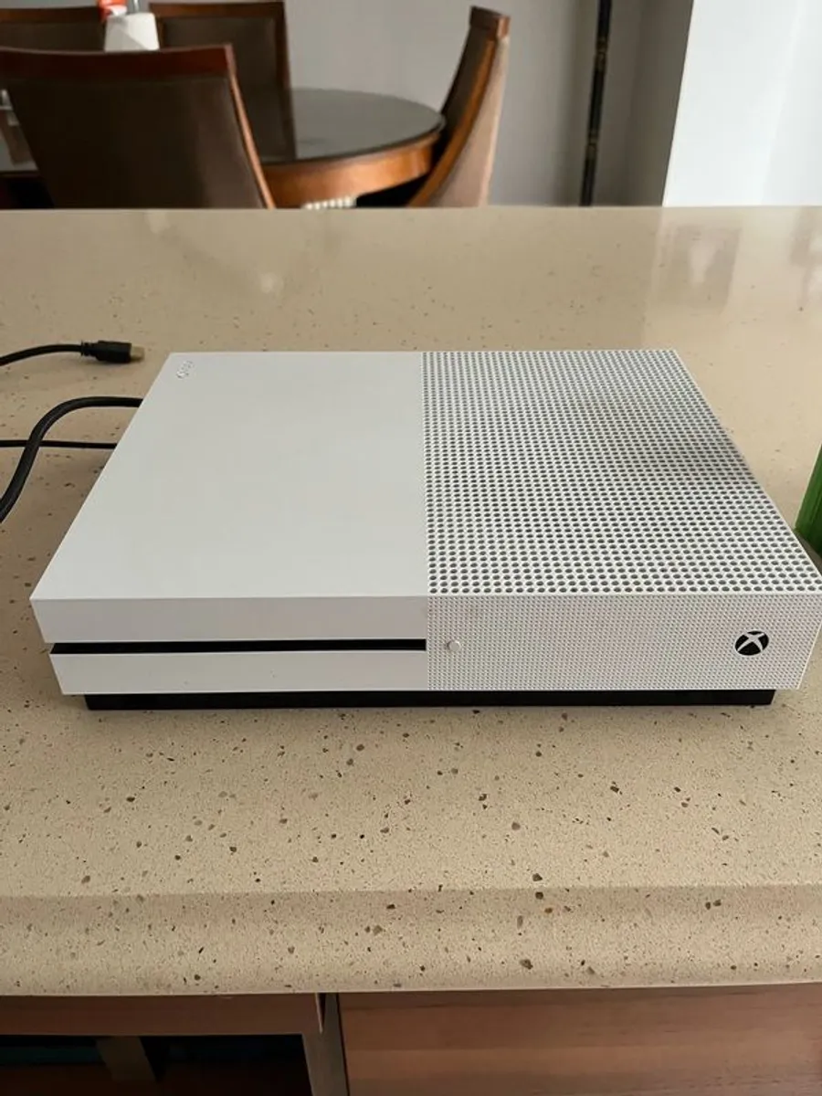 Xbox One S - Image 2