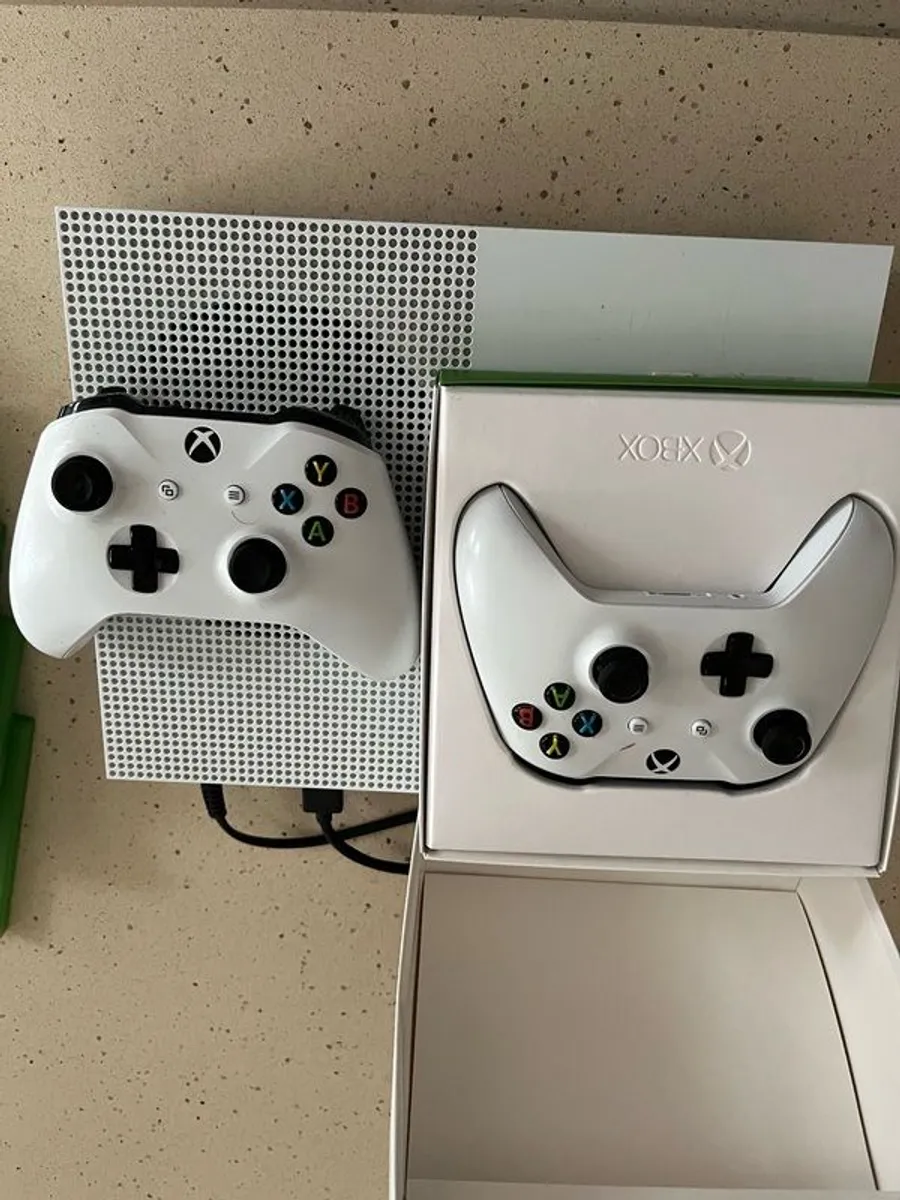 Xbox One S - Image 4