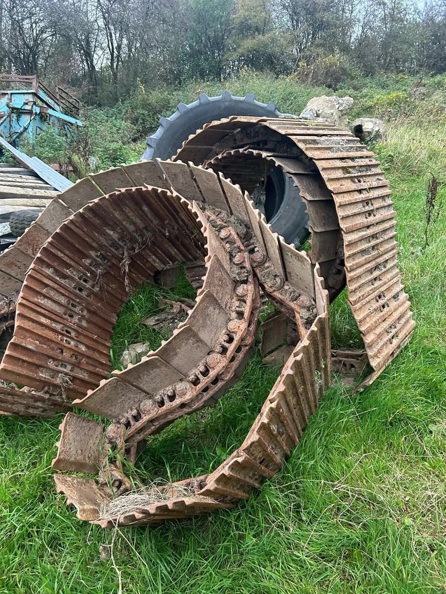 28inch pads and chains - Image 1