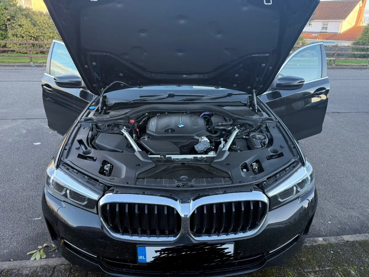 BMW 5-Series 2022 - Image 2
