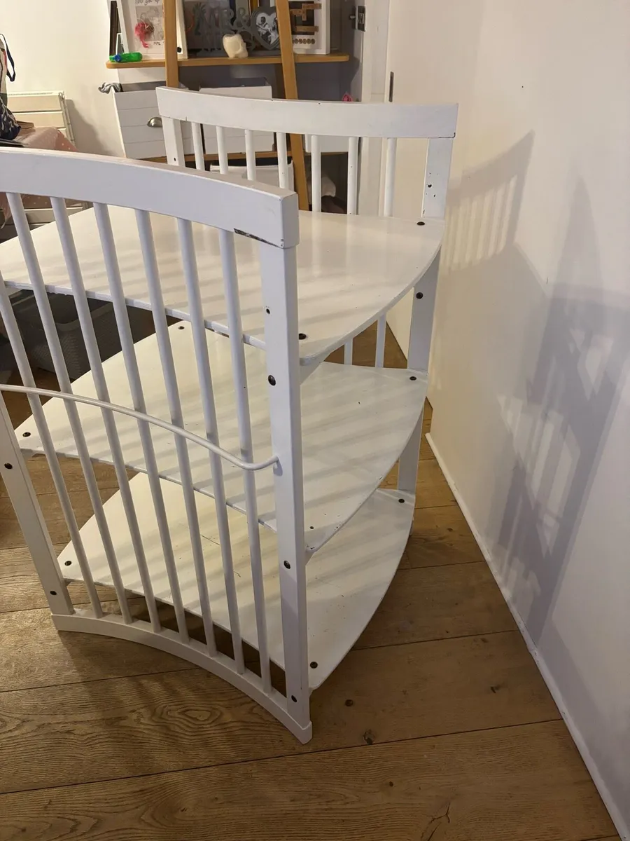 Stokke changing table - Image 3