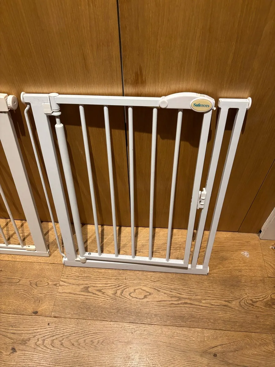 FREE stair gates - Image 3