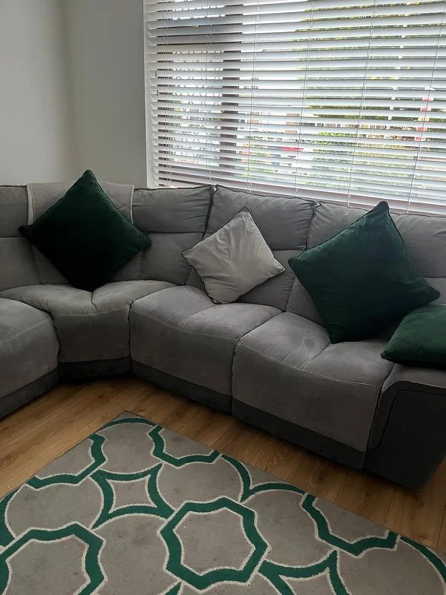 Corner Settee - Image 2
