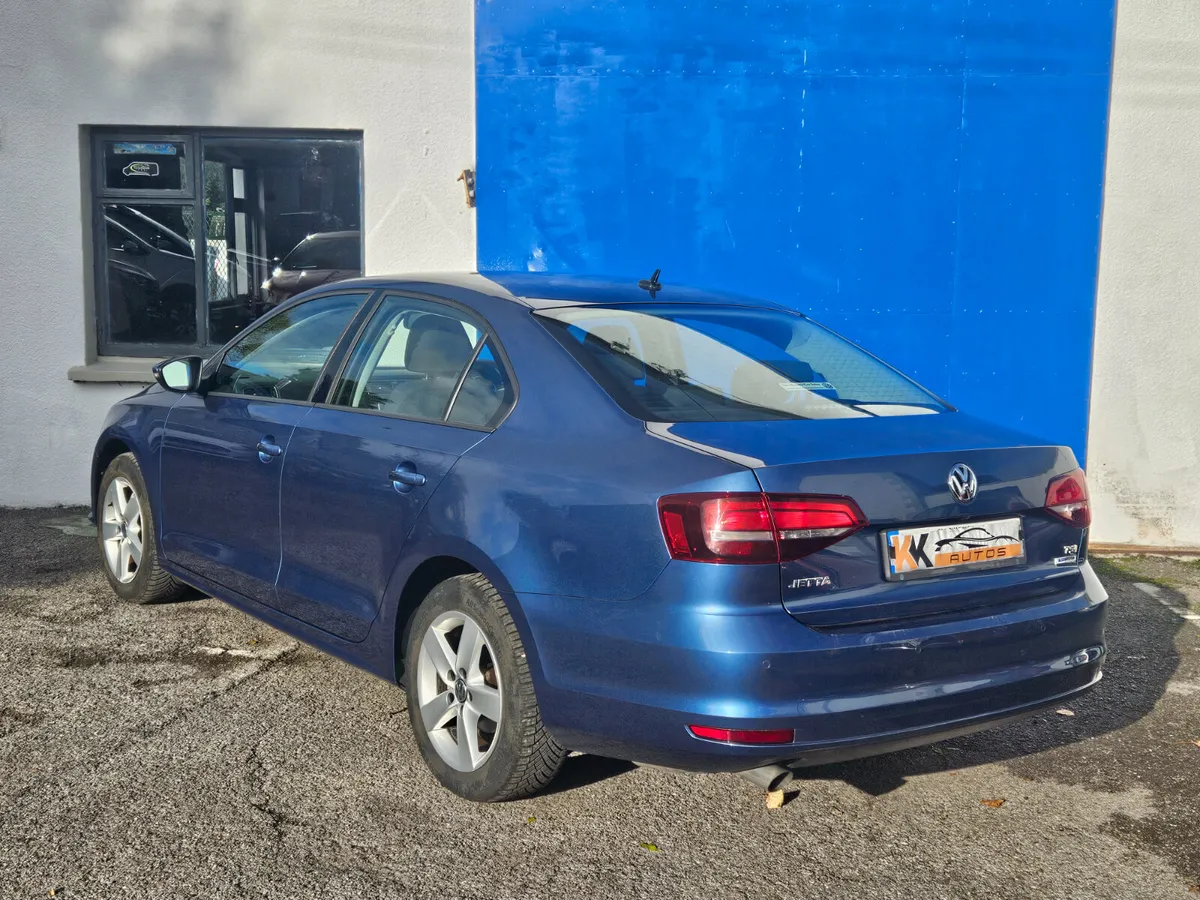 Volkswagen Jetta 2016 - Image 2