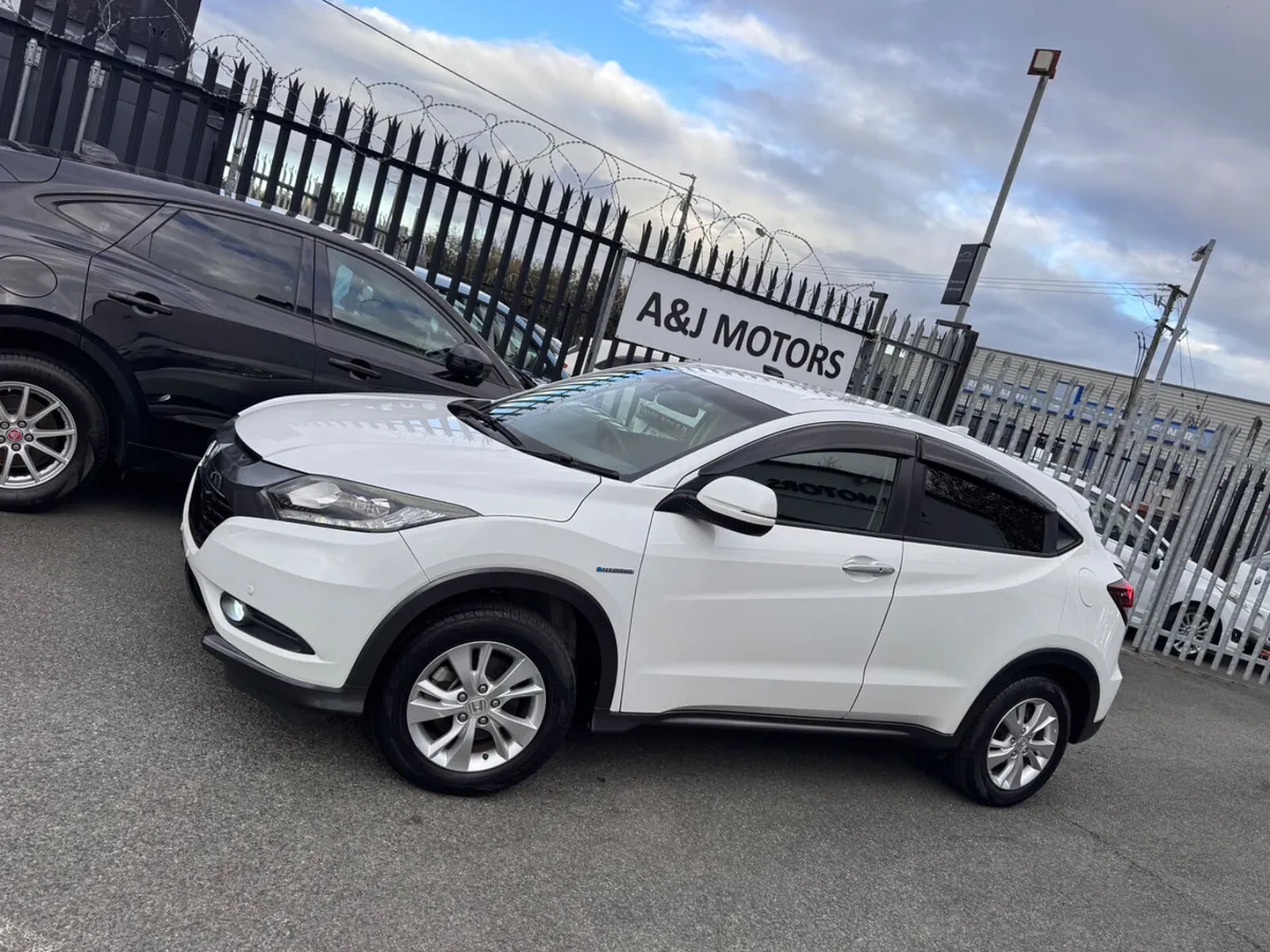 14 HONDA VEZEL 1.5 Hybrid - Image 2
