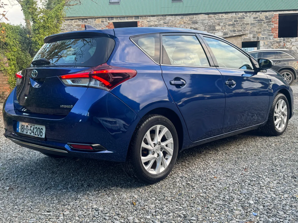 2018 Toyota Auris 1.8 Hybrid - Image 3