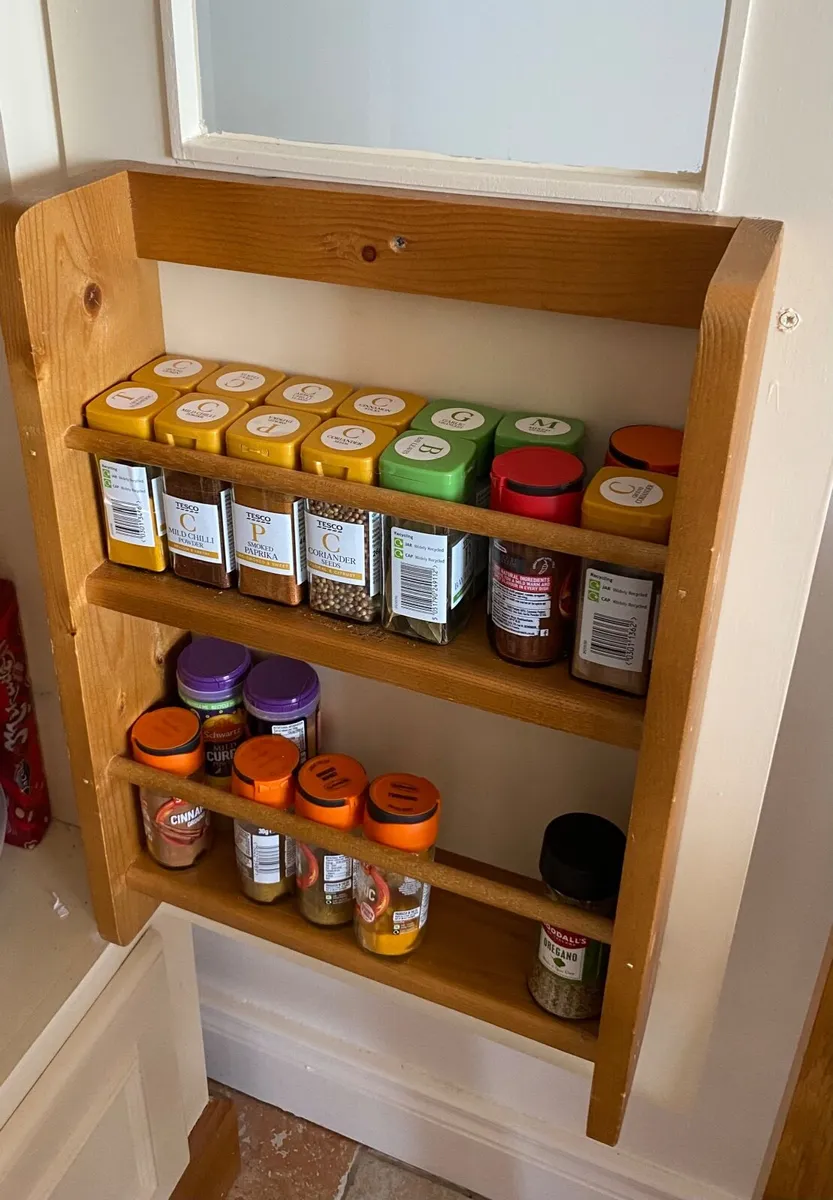Kitchen cabinet. - Image 2