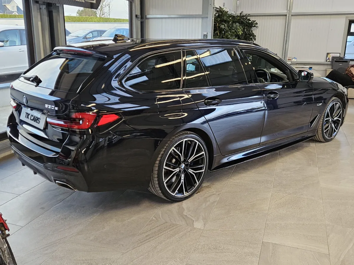 221 BMW 530 M-SPORT G31 PLUG IN HYBRID TOURER - Image 3