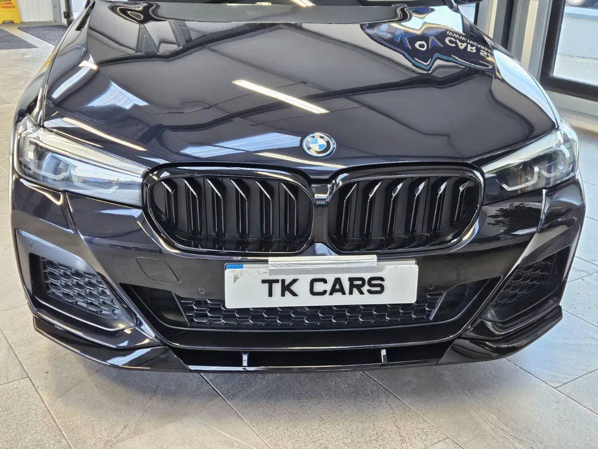 221 BMW 530 M-SPORT G31 PLUG IN HYBRID TOURER - Image 4