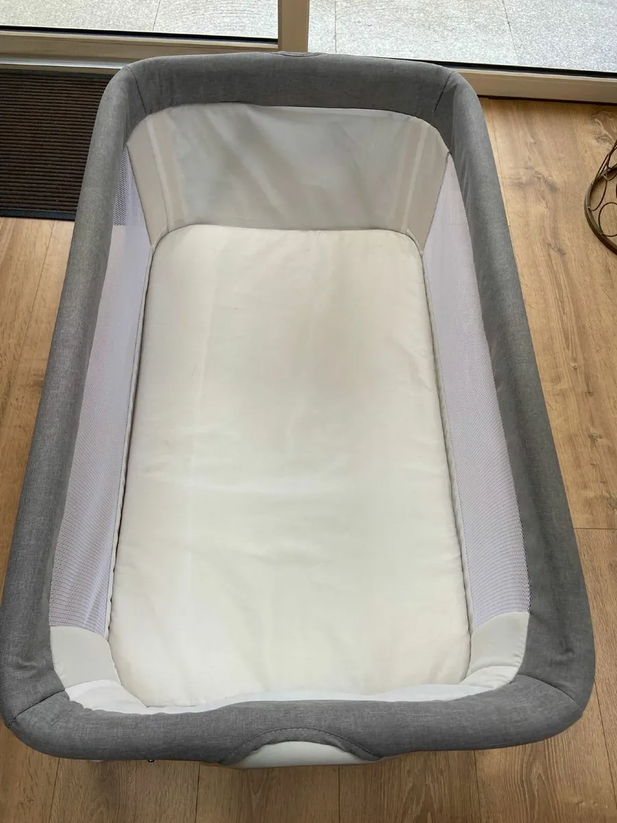 Baby cot - Image 4