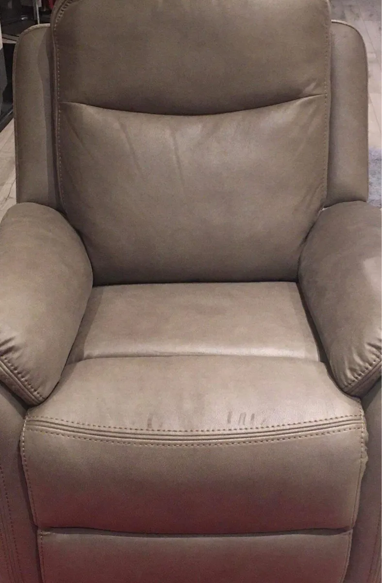 Recliner arm chairs brand new design all reduced t - Image 3