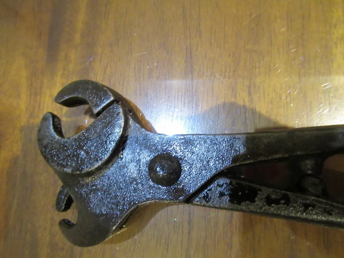 antique vintage tools pliers wrench pub cottage - Image 4