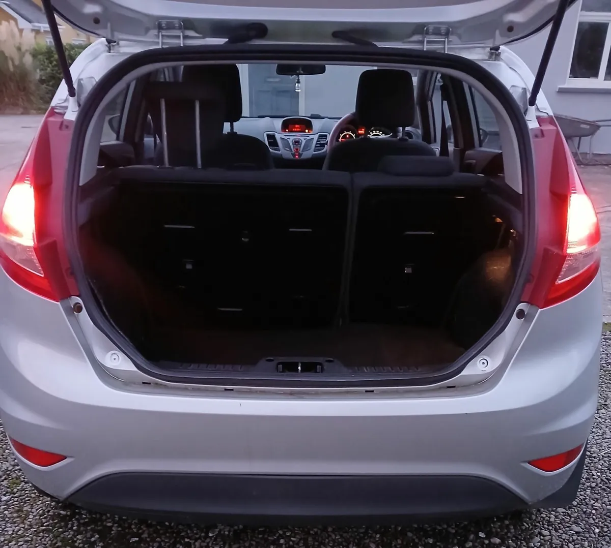 Ford Fiesta 2011 - Image 2
