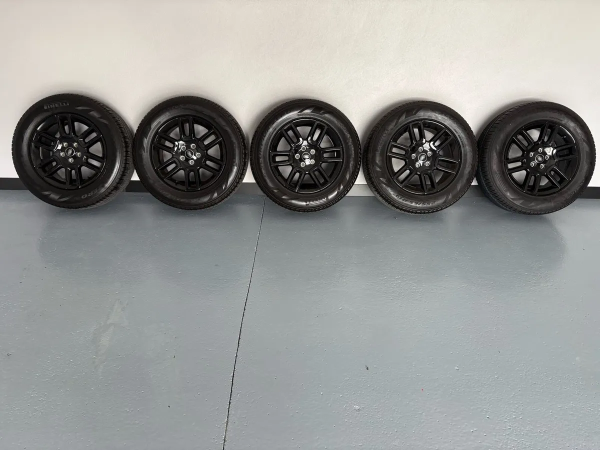 New Land Rover defender alloys and tyres - Image 1