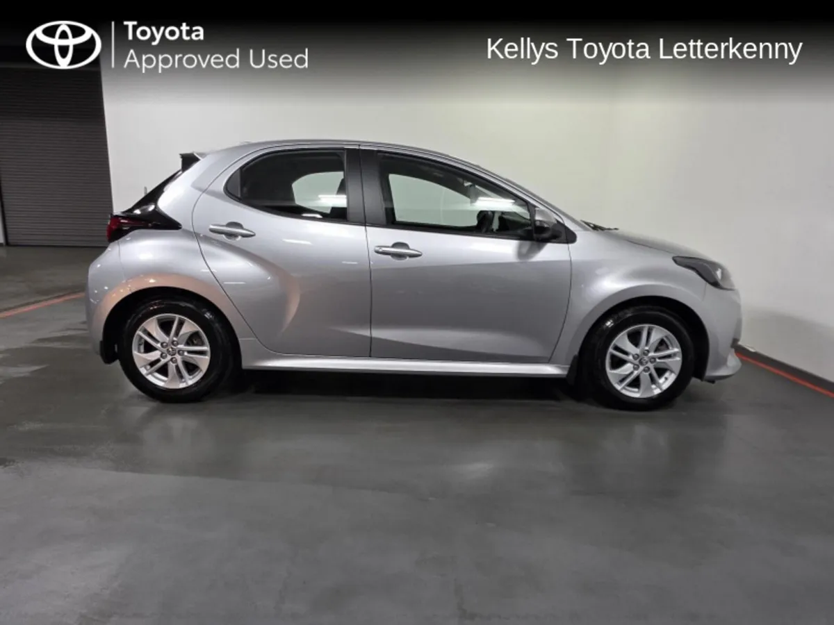Toyota Yaris YARIS 1.5 HYBRID LUNA #78 - 1 OWNER - - Image 3