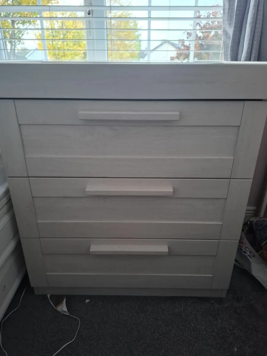 Baby changing unit - Image 1