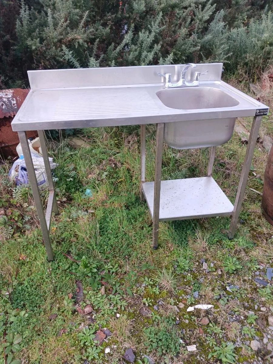 Stainless steel sink - Image 1