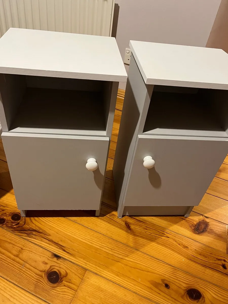 2 Bedside Lockers