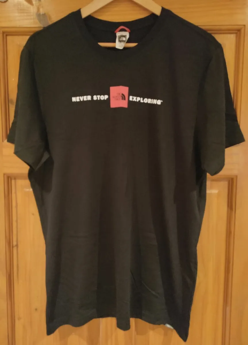 The North Face T shirt L - Image 3