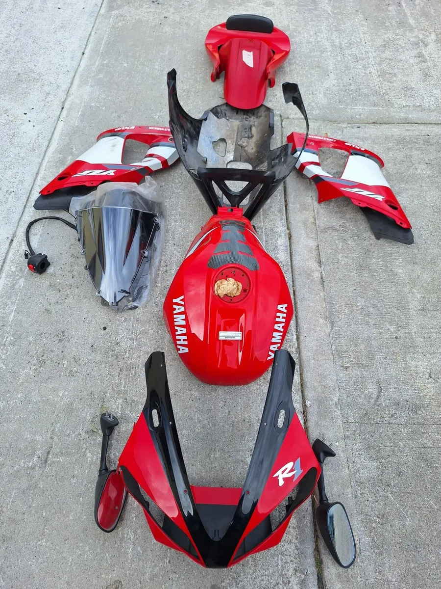 Yamaha R1 parts - Image 1