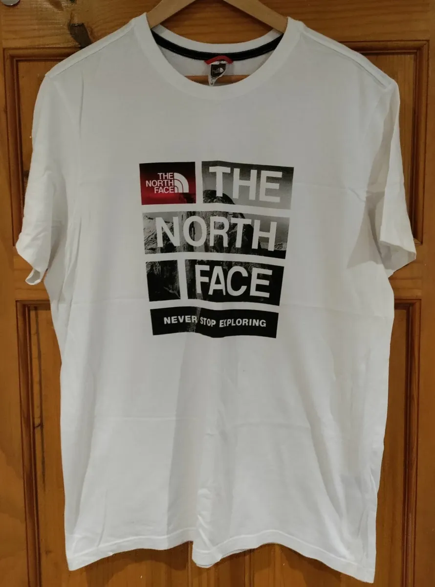 The North Face T shirt L - Image 4