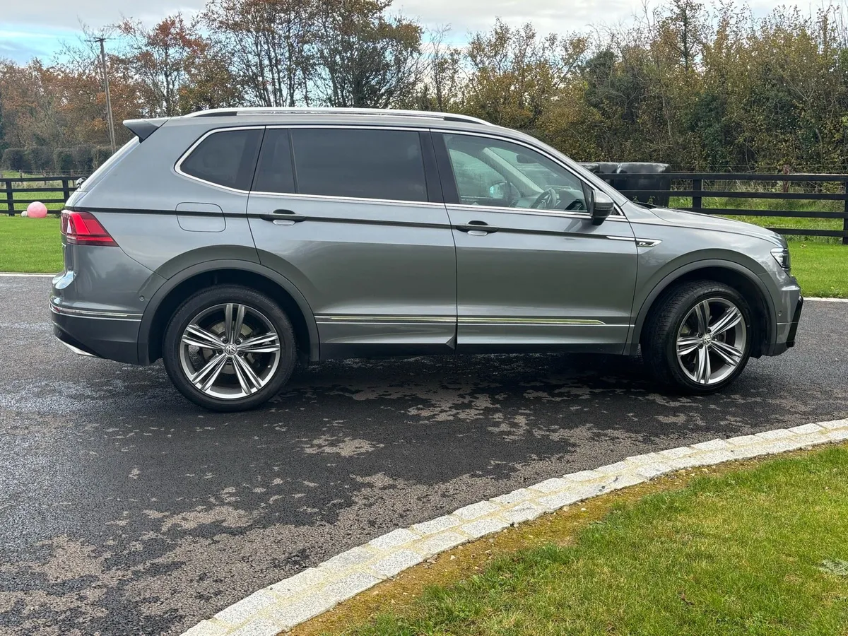 Volkswagen Tiguan R line Allspace - Image 3