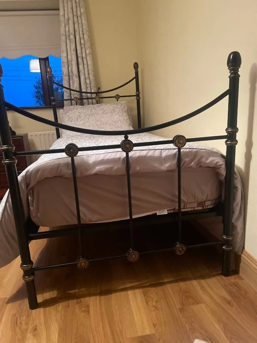 Beds - Image 4