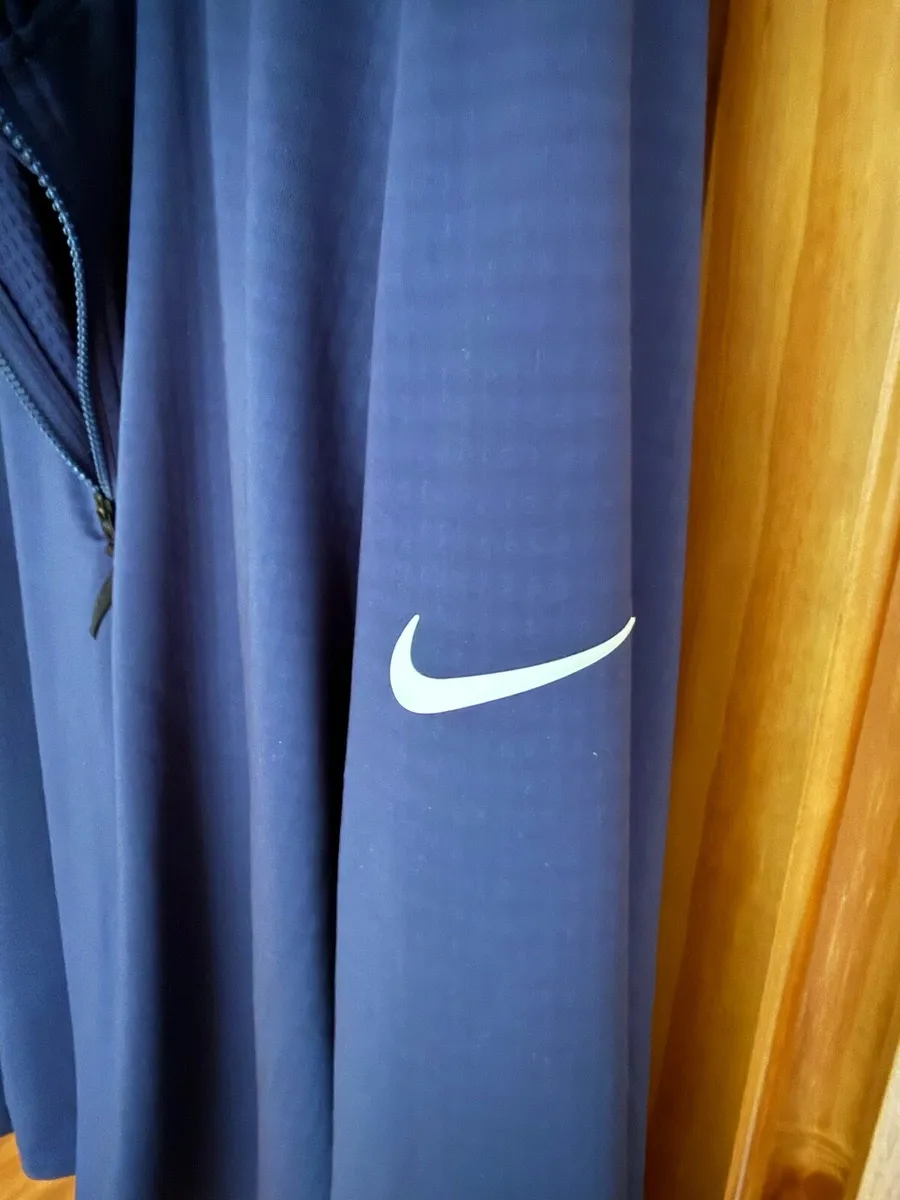 Liverpool 1/4 Zip Golf Top - Image 3