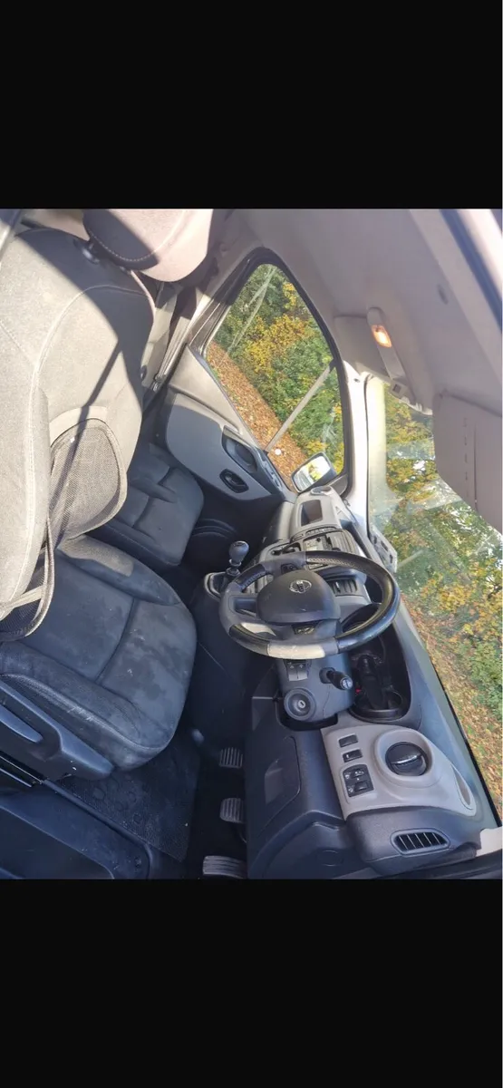 Nissan NV 300 - Image 4