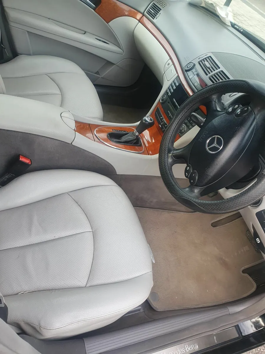 2008 MERCEDES E200 AUTOMATIC PETROL - Image 4