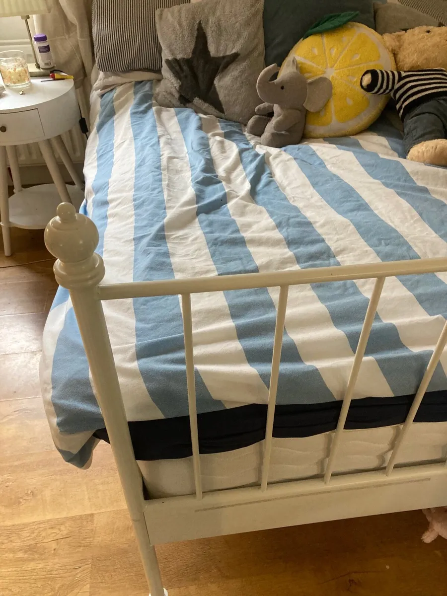 Bed - Image 2