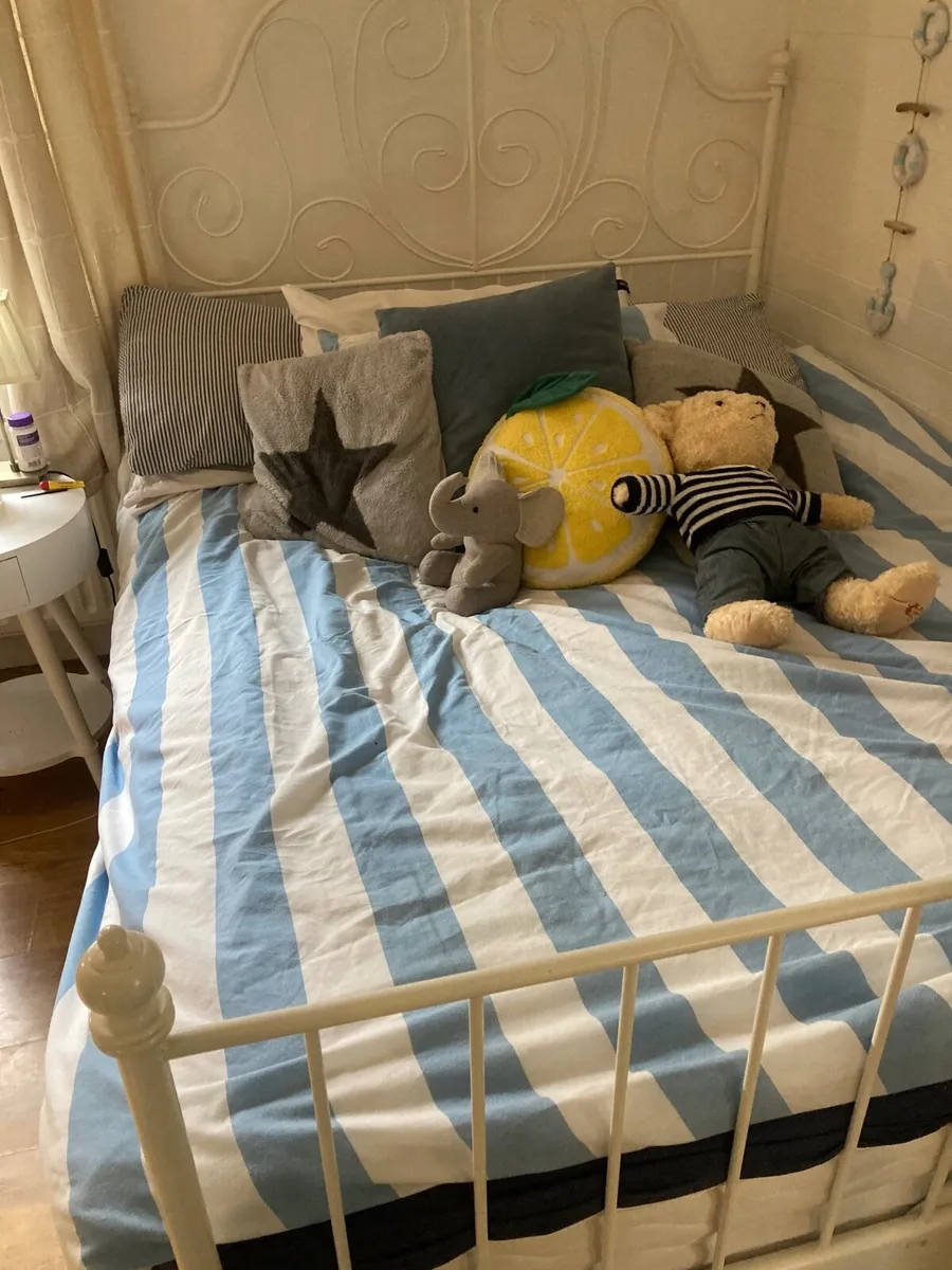 Bed - Image 3
