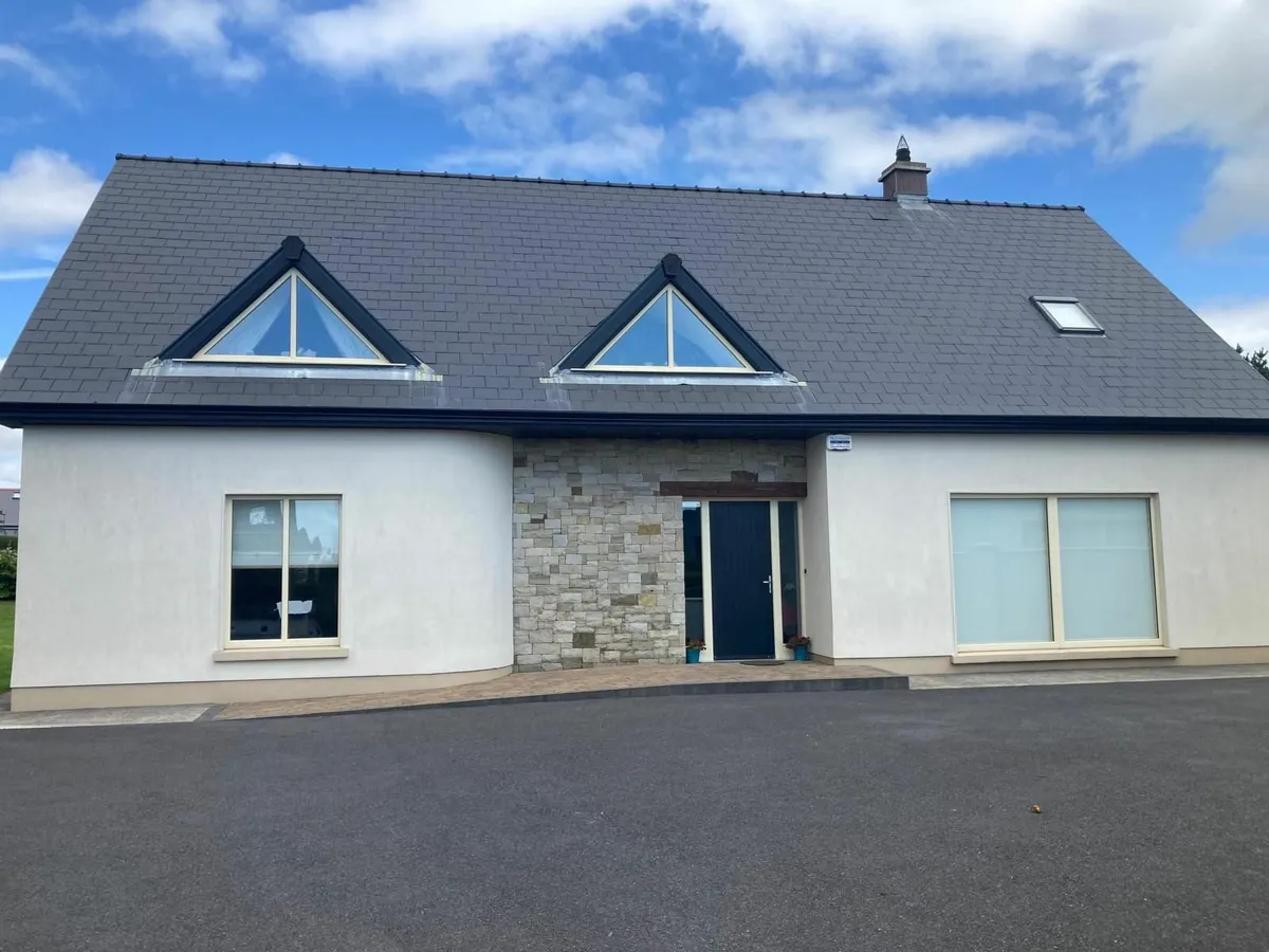 Luxurious Short-Term Rental in Galway - Image 1