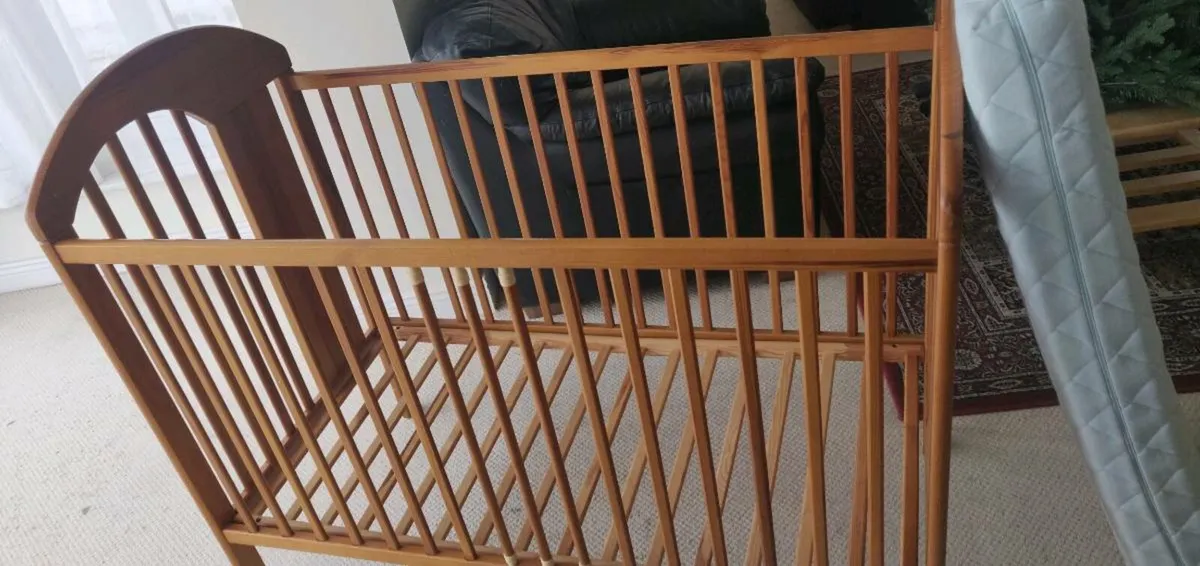 Nursery baby cot - Image 2