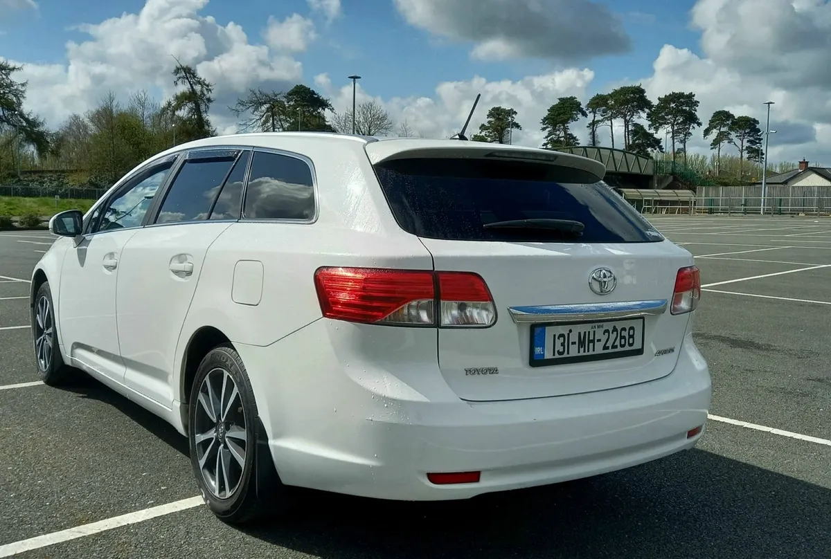 Toyota Avensis 2013 - Image 4