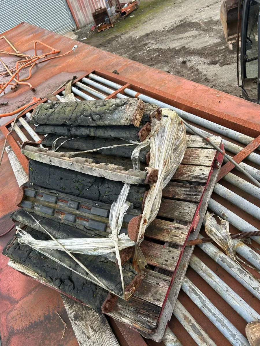 Rubber pads zx130 - Image 2