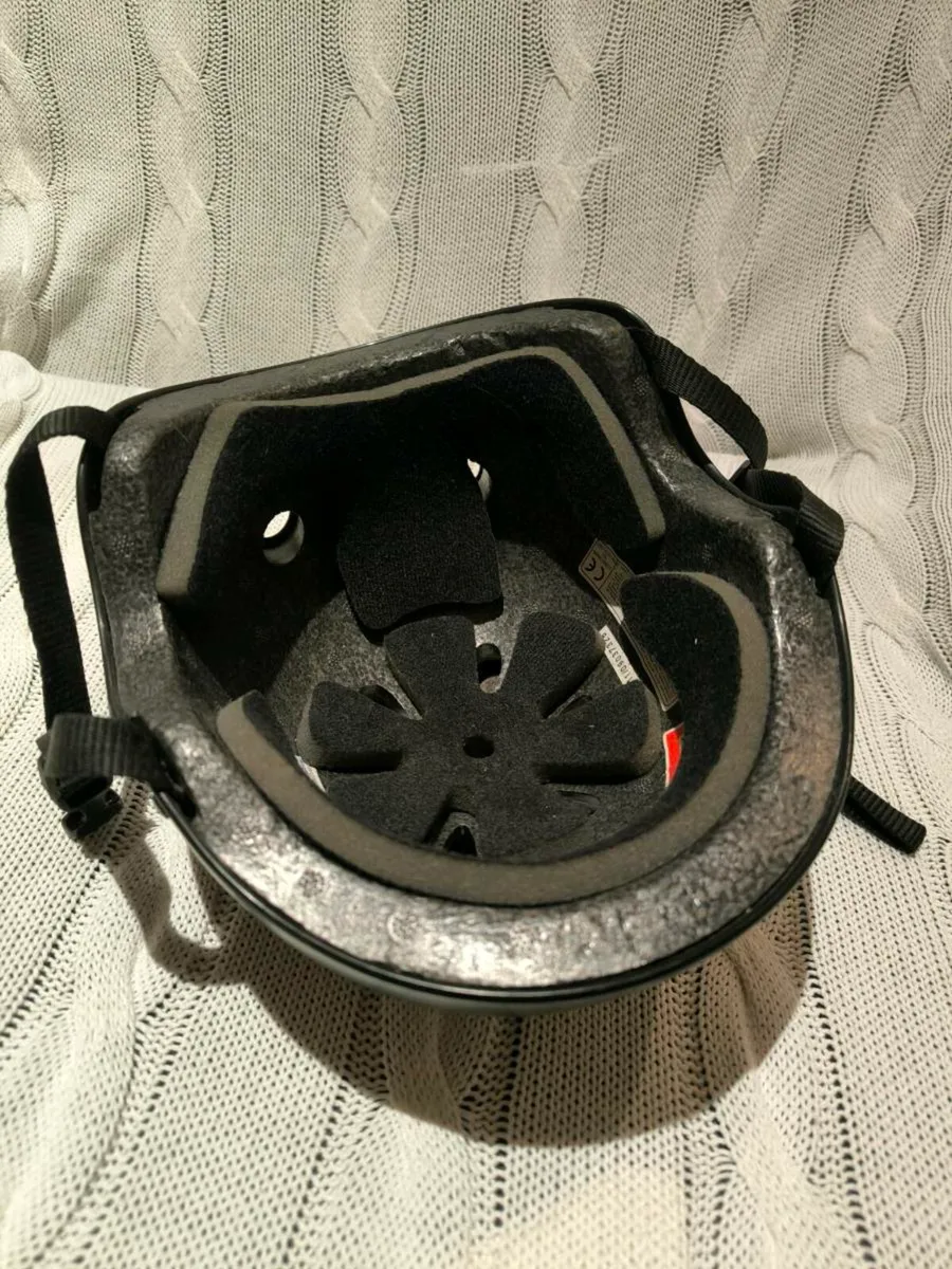 Bicycle helmet - Image 3