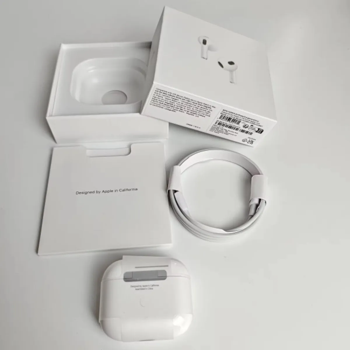AirPods - Image 1
