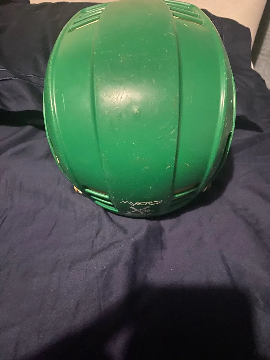 Hurling helmet - Image 3