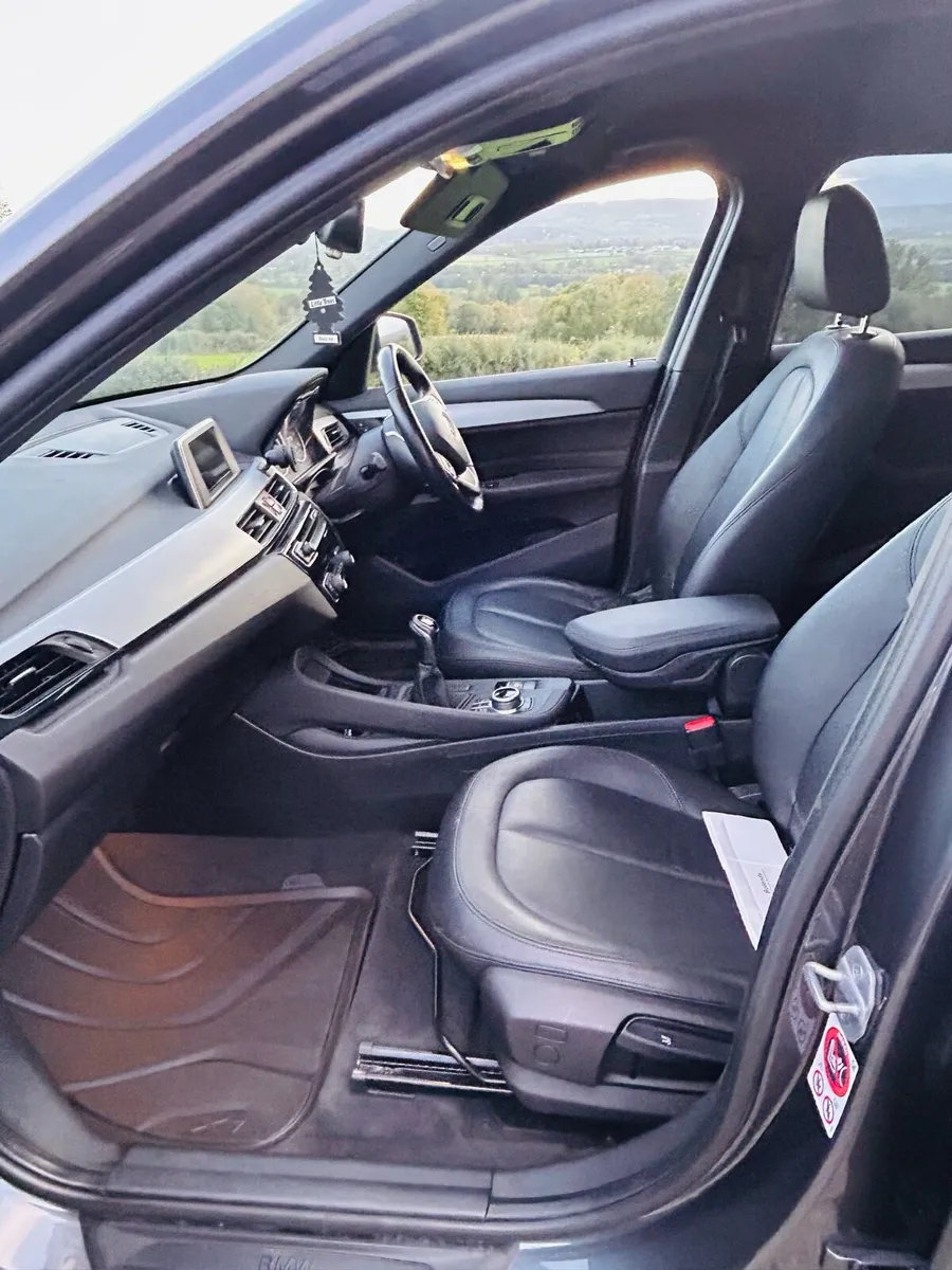 Car - Image 3