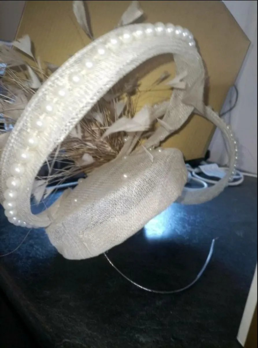 Fascinator - Image 2