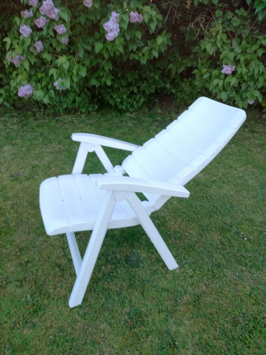 GARDEN CHAIR AND CUSHION €60 - Image 4